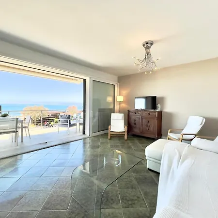 Mimmo 9 Beachfront, 3 Bedrooms, And Parking Space Apartamento