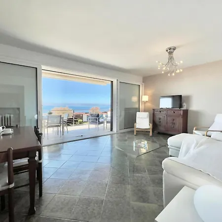 Mimmo 9 Beachfront, 3 Bedrooms, And Parking Space