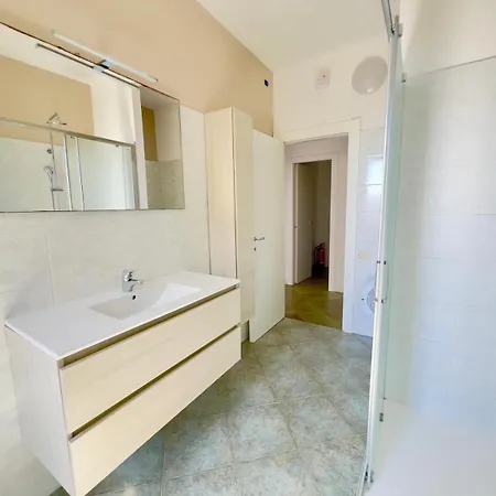 Apartamento Mimmo 9 Beachfront, 3 Bedrooms, And Parking Space *