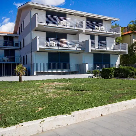 Mimmo 9 Beachfront, 3 Bedrooms, And Parking Space Apartamento Castiglione della Pescaia